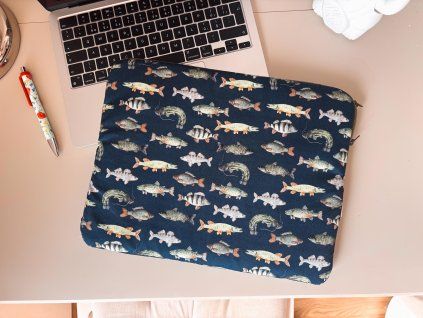 pouzdro na laptop ryby